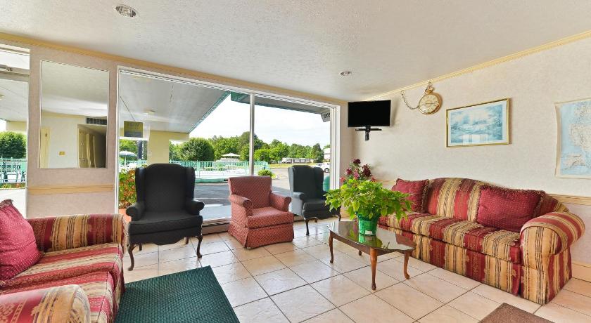 Americas Best Value Inn & Suites South Boston photo