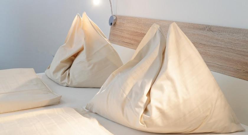 Image of Single Room 17