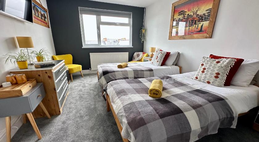 Image of Double or Twin Room with Private Bathroom 1