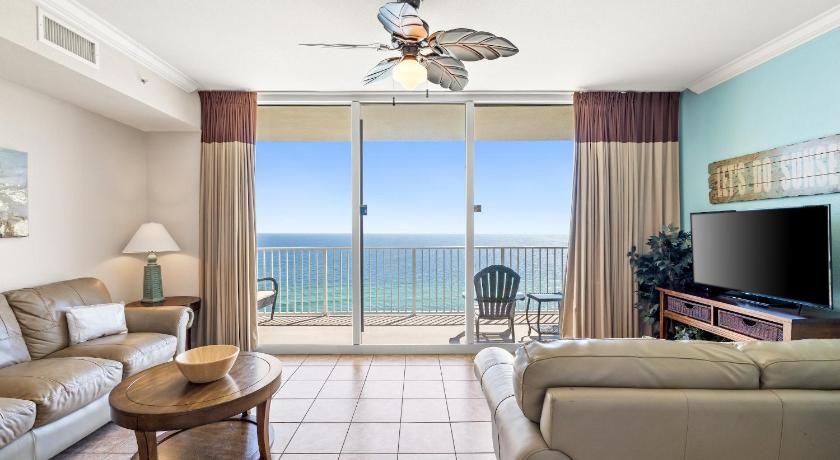 Image of Apartment with Sea View 0