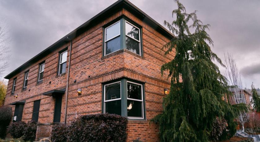 ホワイト・サーモン Inn of the White Salmon 3つ星 宿泊施設 外観