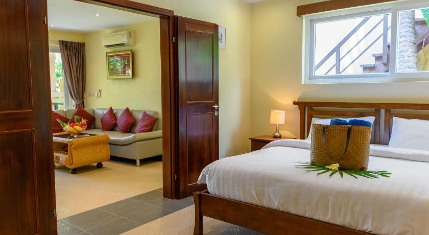 Image of Four-Bedroom Villa with Garden View 8