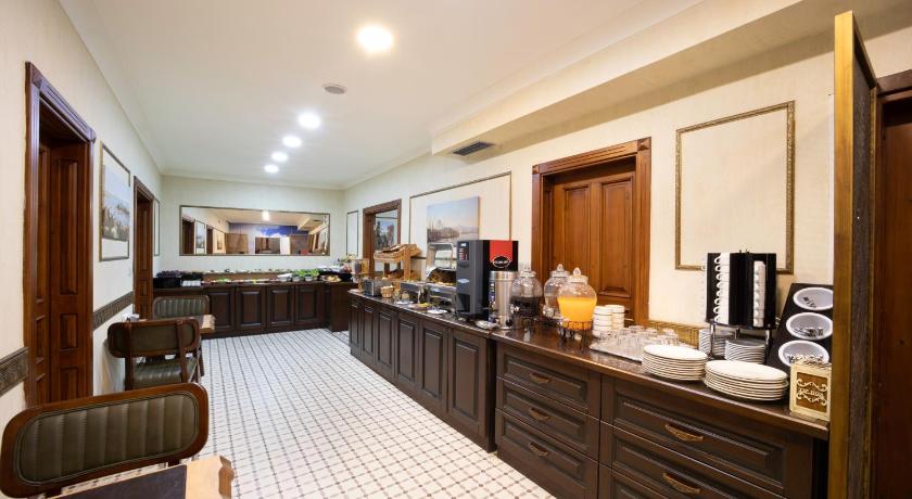 Bender Hotel - image 5