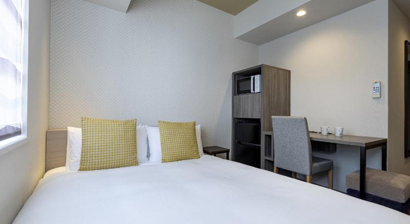 Image of Moderate Double Room with 140cm Bed and In-room Washer-Dryer 1-2 Adults 0
