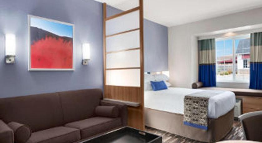 Microtel Inn & Suites by Wyndham Altoona