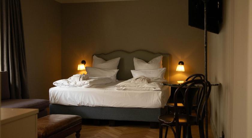 Image of Junior Suite with Balcony 1