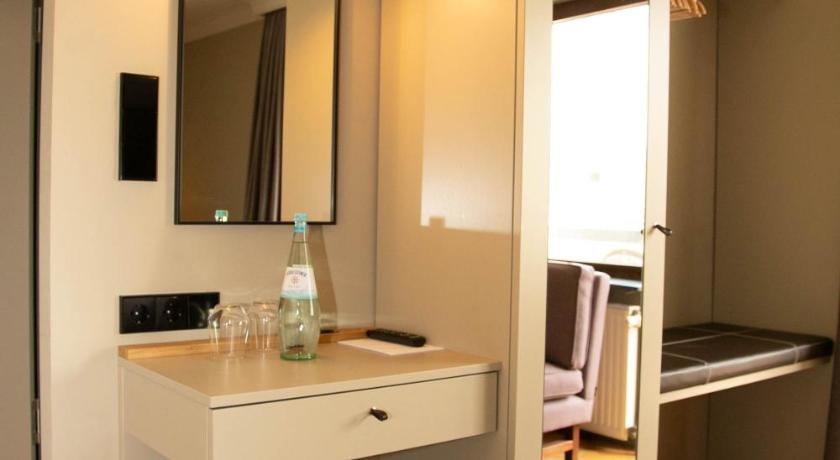 Image of Junior Suite with Balcony 5