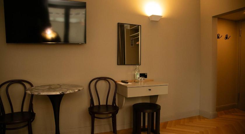 Image of Superior Double Room ground floor/basement 13