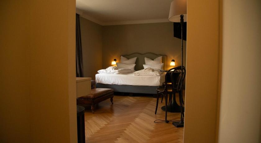 Image of Superior King Room 6
