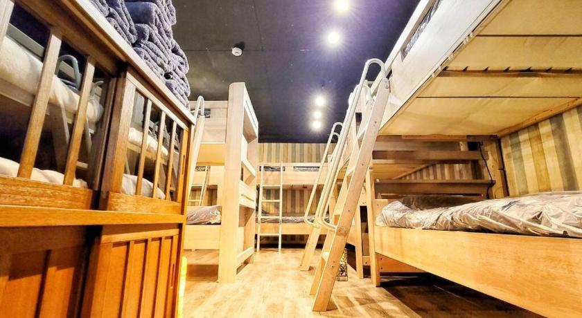 東京 e-house第二ビル 4つ星 宿泊施設 プール