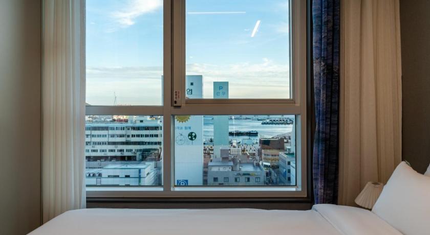 Busan Radiant Nampo 3-Star Hotel exterior