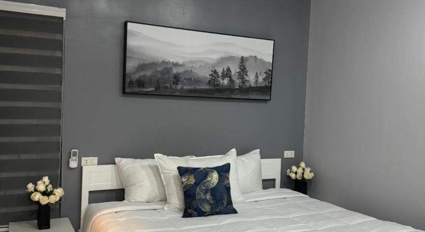 Image of Suite with Pool View 7