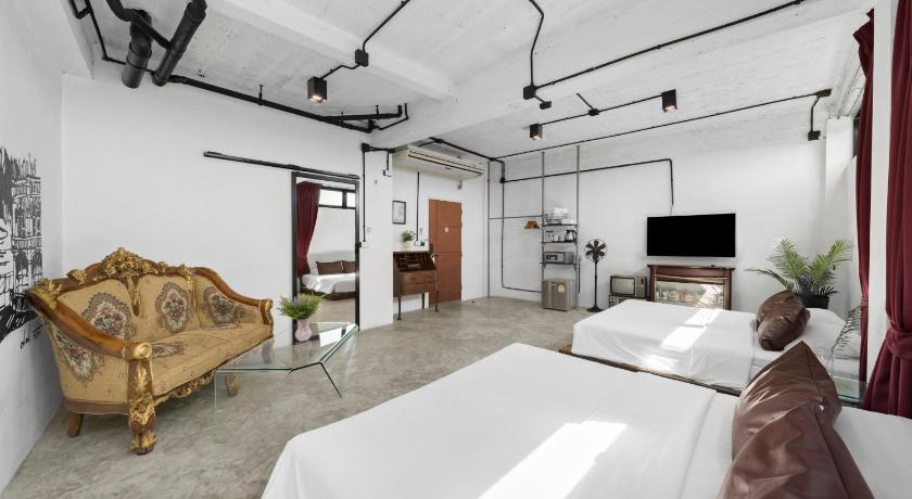 Image of Family Room 3