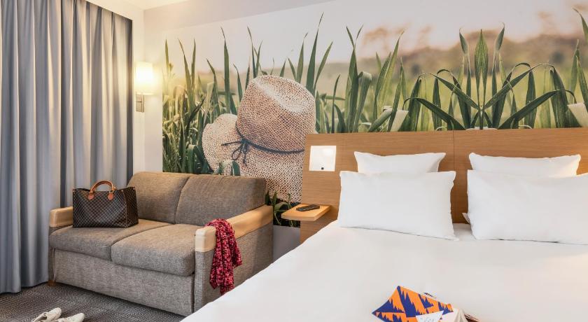 Image of Superior Room with 1 Double Bed 8