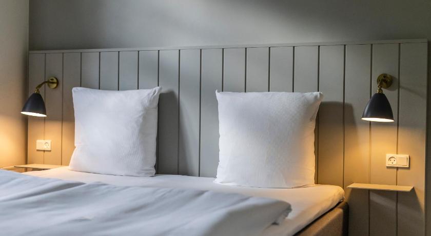 Image of Superior Deluxe Double or Twin Room 5