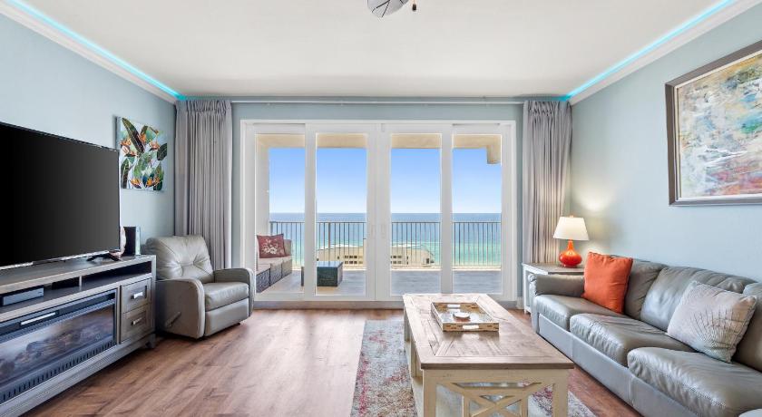 Image of Apartment with Sea View 0