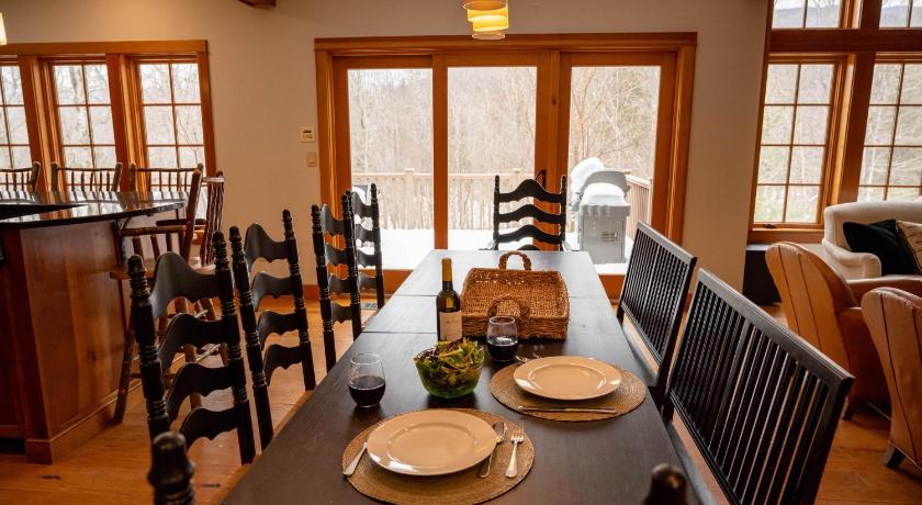 링컨 (NH) Loon Mtn Ski-InOut Lodge 4성급 숙소 레스토랑