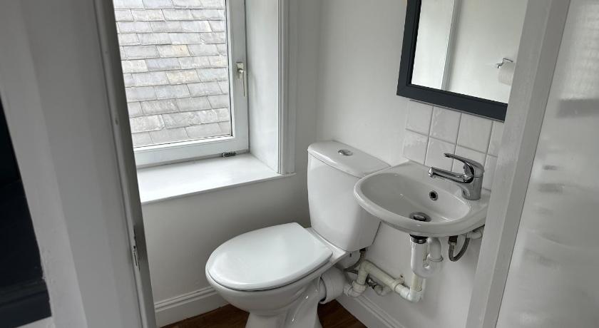 Image of Double Room with Private External Bathroom 5