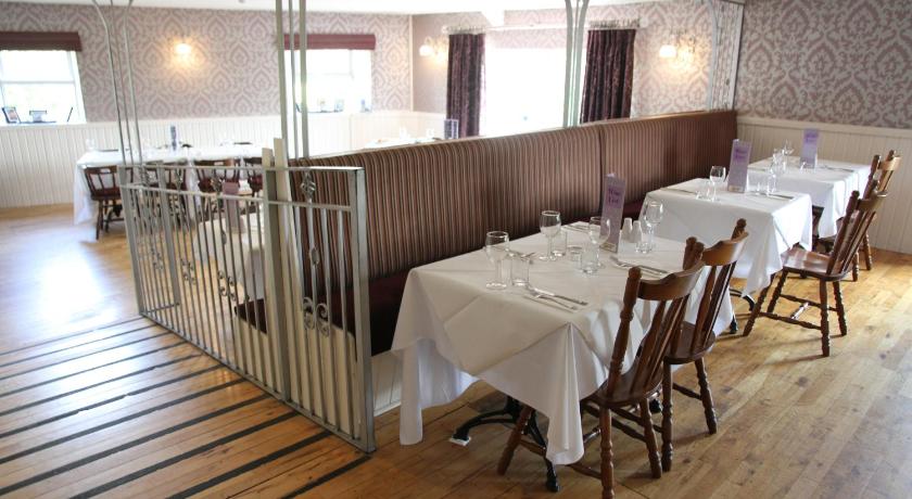 5 Corners Guest Inn - main image