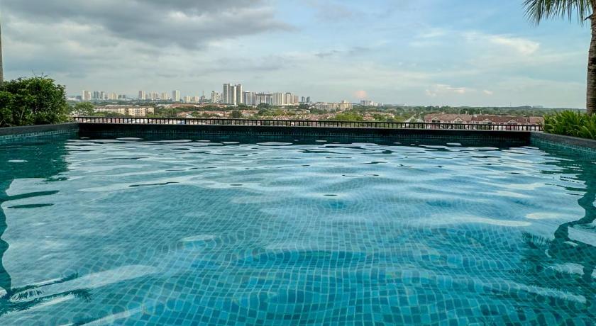 Skylake Residence Luxury Family Vacation - image 9