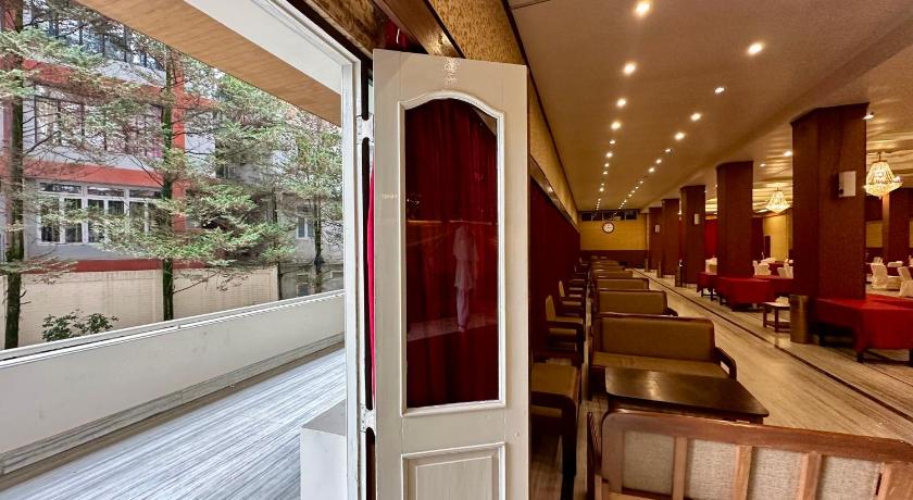 HOTEL RENDEZVOUS - image 22