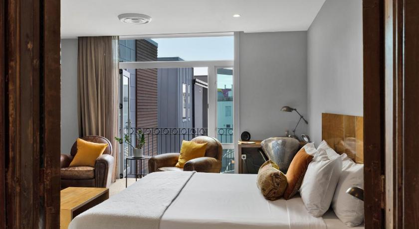 รูปของแอนนิเวอร์แซรี สวีท (Anniversary Suite) 0