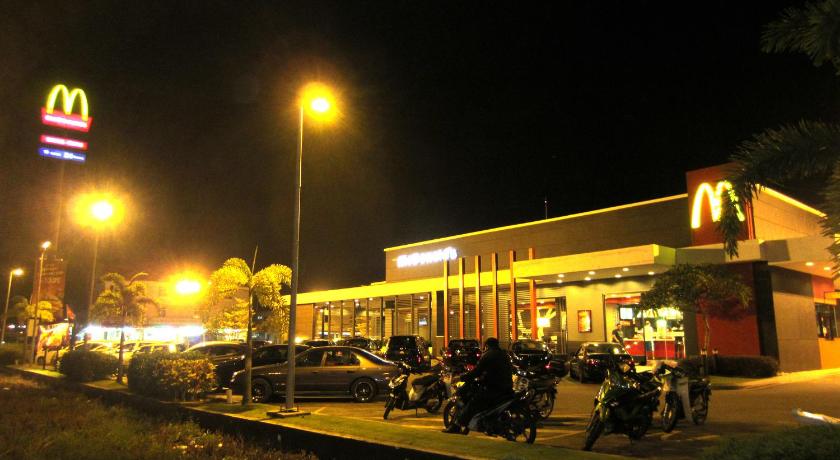 バトゥ・パハッ RG Grand Hotel 2つ星 ホテル プール