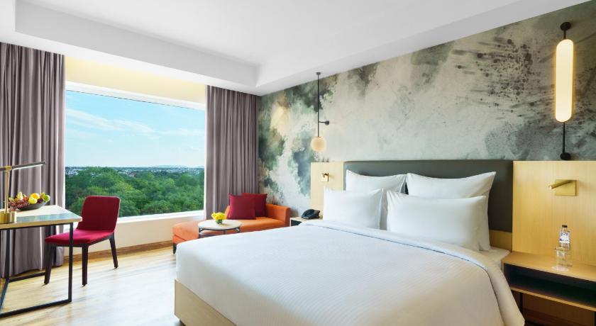 Superior Non Smoking Room with 1 double bed, City side