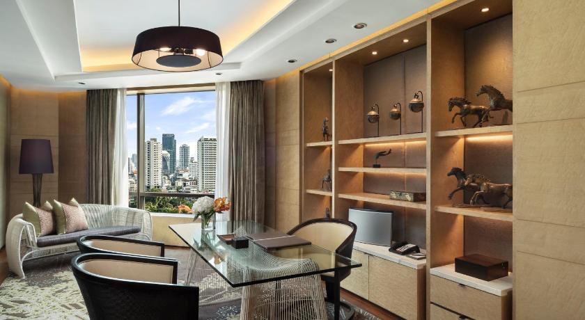 Image of Royal Suite 7