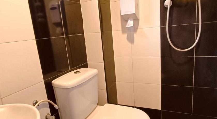 Image of Deluxe Queen Room 5