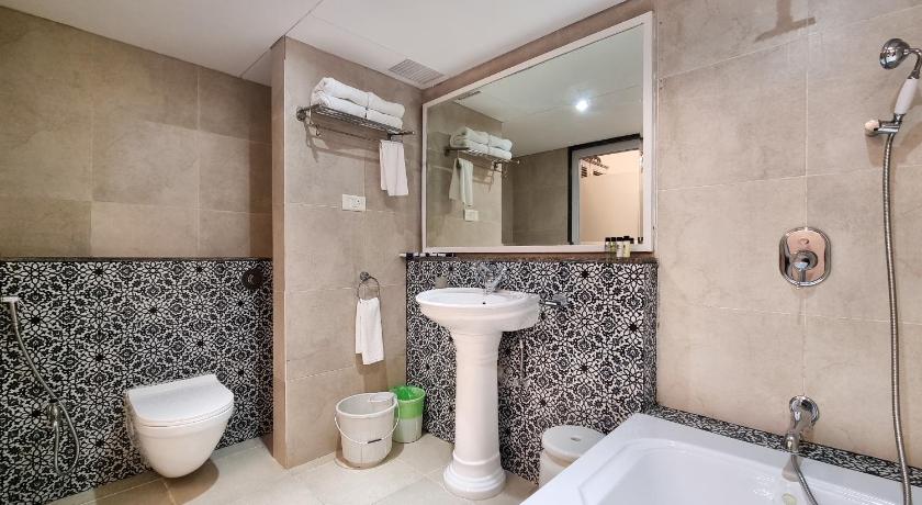 Image of Executive Suite 2