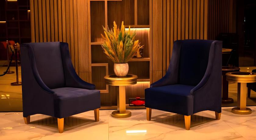 AHLIN TWO SERVICED APARTMENTS - image 12