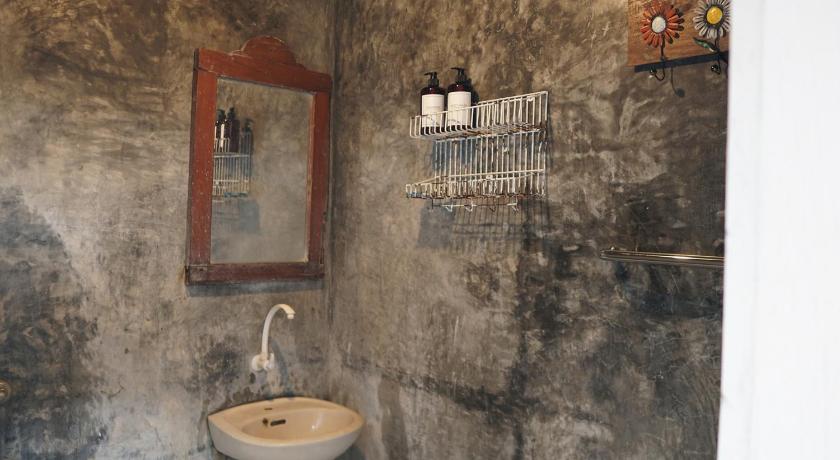 TwoSpaces Living at Wave And Chill House Canggu - image 47