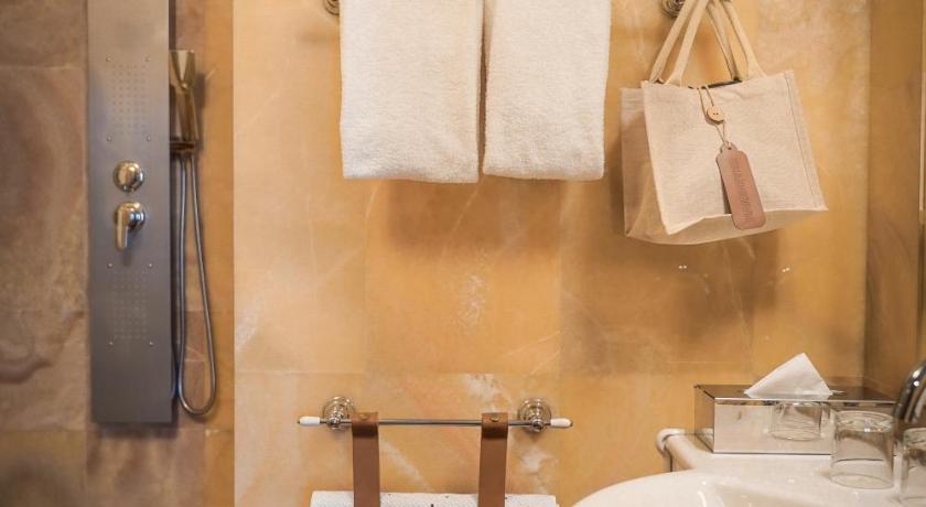 Image of Royal Suite 13