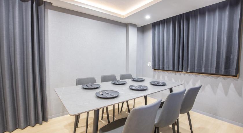 Tokyo Walk to Kuramae Subway Stop EoYi 1-Star Single Room restaurant