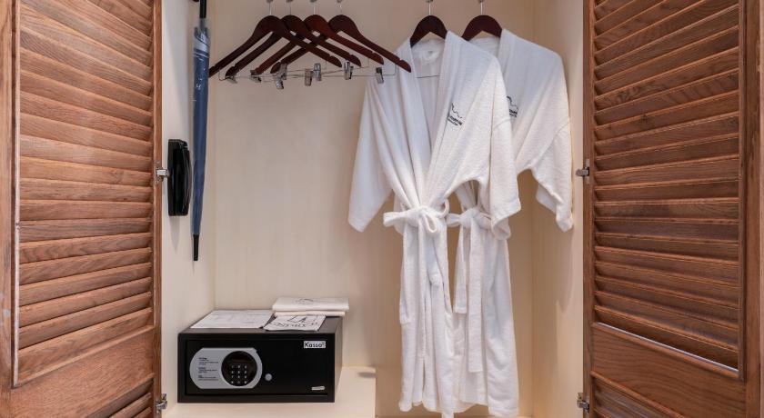 รูปของพรีเมียร์ เข้าใช้สระว่ายน้ำได้ (Premier Pool Access) 13