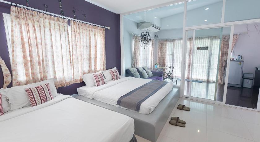 Image of Family Room 0