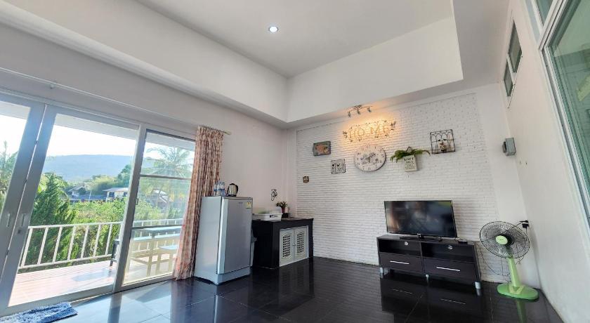 Image of Family Room 16