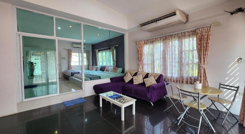 Image of Family Room 5