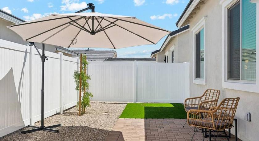 カサグランデ Breezy Modern House in Casa Grande with Pool,BBQ 4つ星 宿泊施設 レストラン