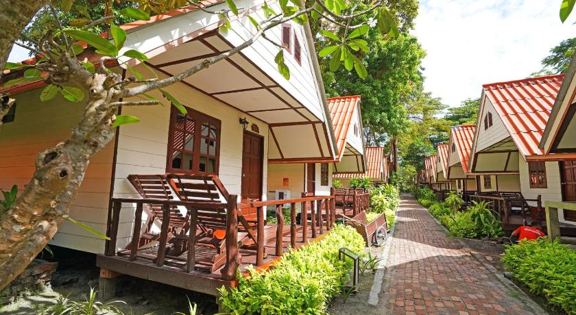 Image of Superior Bungalow 1