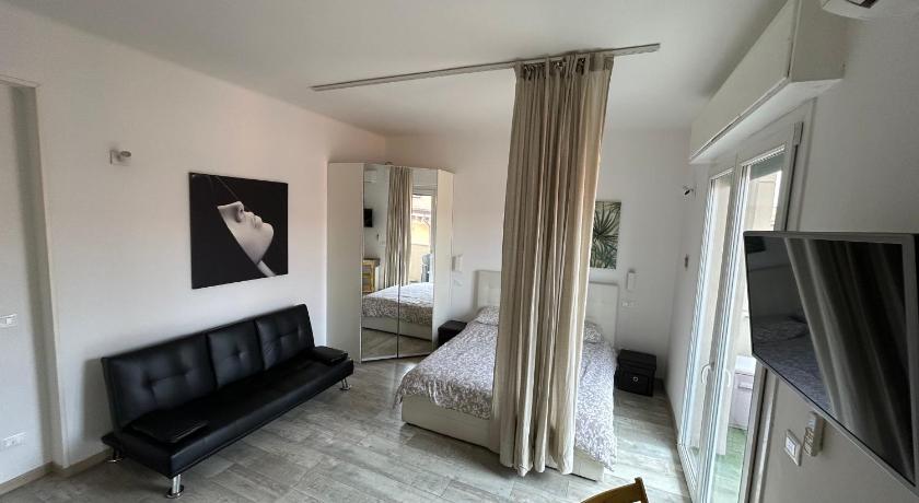Image of King Studio with Sofa Bed and Balcony 4
