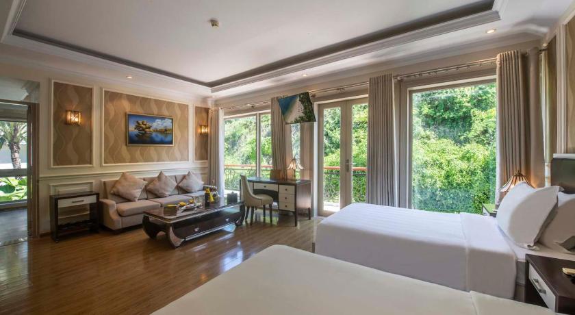 Image of Forestal Deluxe Room with 2 Single Beds 0