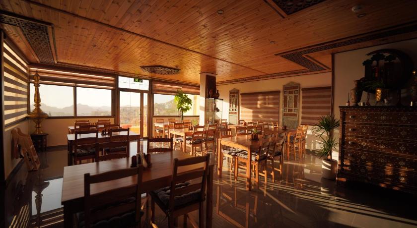 petra plaza hotel - image 12