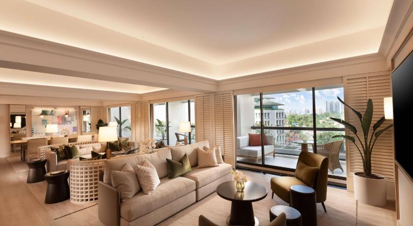 Image of KING CONRAD SUITE WITH LOUNGE ACCESS 4