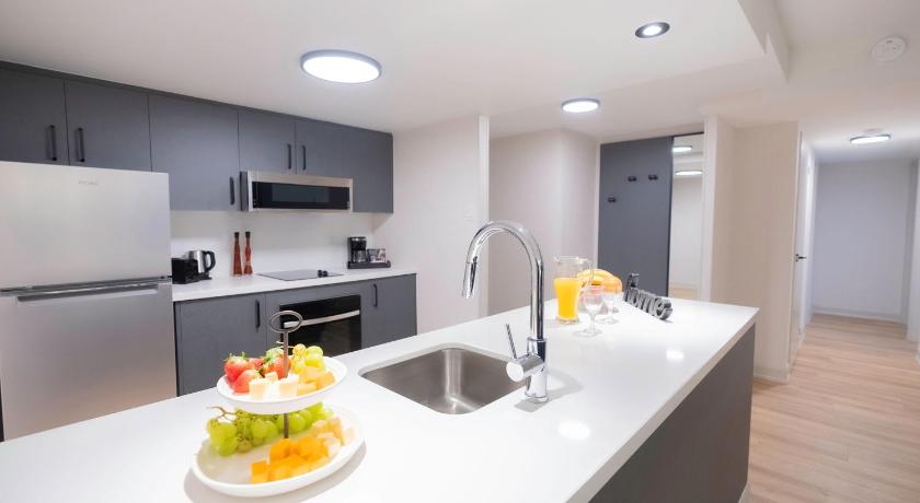 Image of MODERN | One Bedroom Queen Suite 6