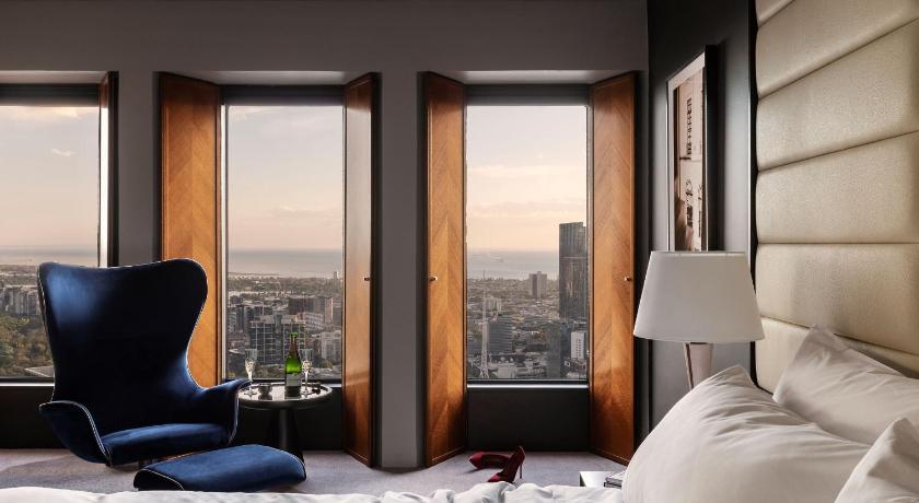 صورة SUPERIOR ROOM, 1 King Bed, Bay & River Views 3