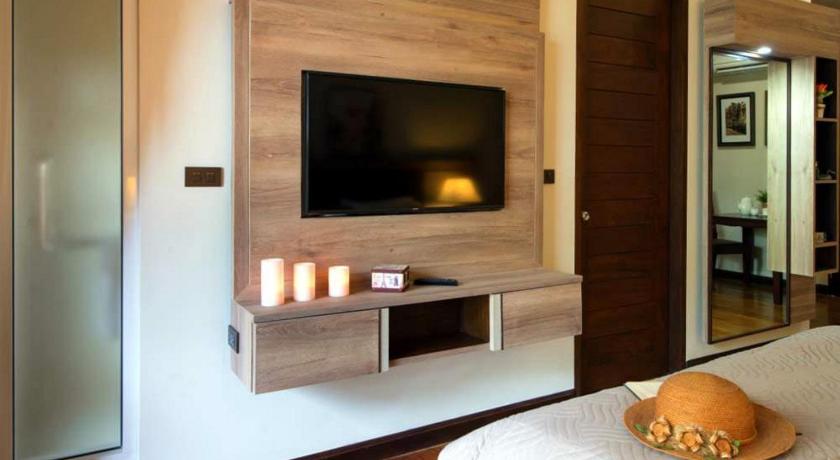 Image of Jacuzzi Suite Room 12
