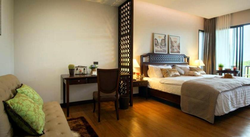 Image of Jacuzzi Suite Room 8