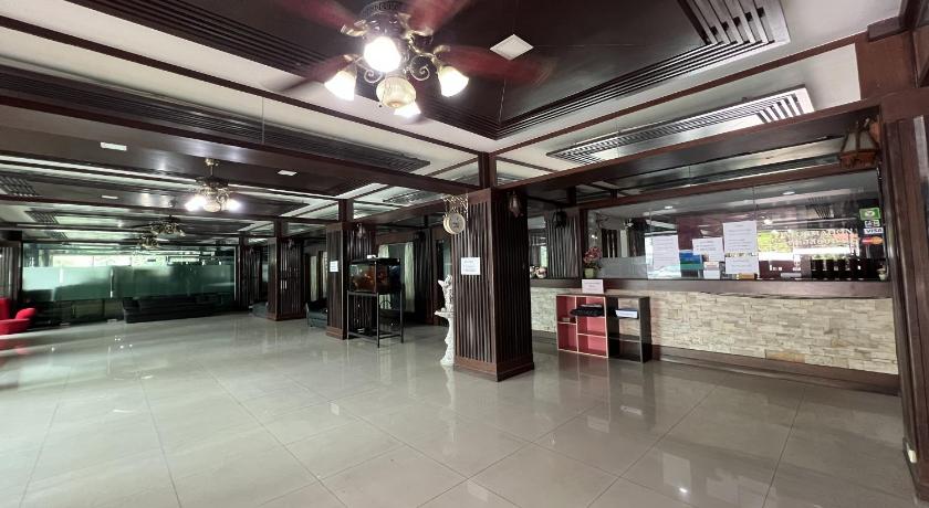 Bangkok Pongsatorn Mansion 3-Star Guesthouse pool